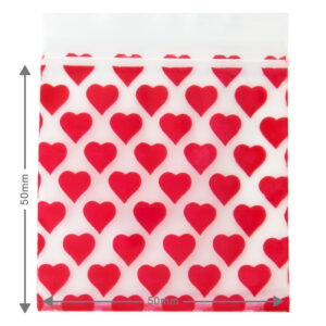 Kleine wietzakjes met rode hartjes print, ook ziplock bags genoemd hebben een afmeting van 5x5cm