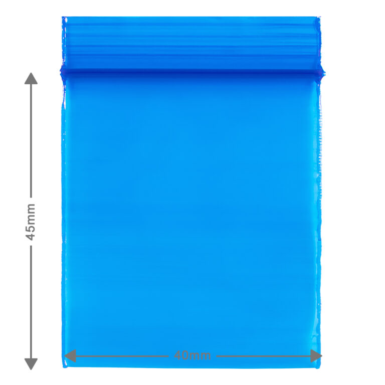 Kleine blauwe wietzakjes, ook ziplock bags genoemd hebben een afmeting van 4x4,5cm